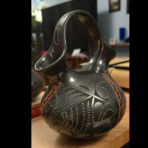 Authentic Signed Mata Ortiz Blackware Wedding Vase Handmade Pottery - Picture 1 of 8